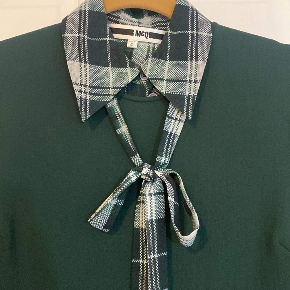 Alexander McQueen McQ Green Jumper with plaid shirt. - Picture 4 of 12